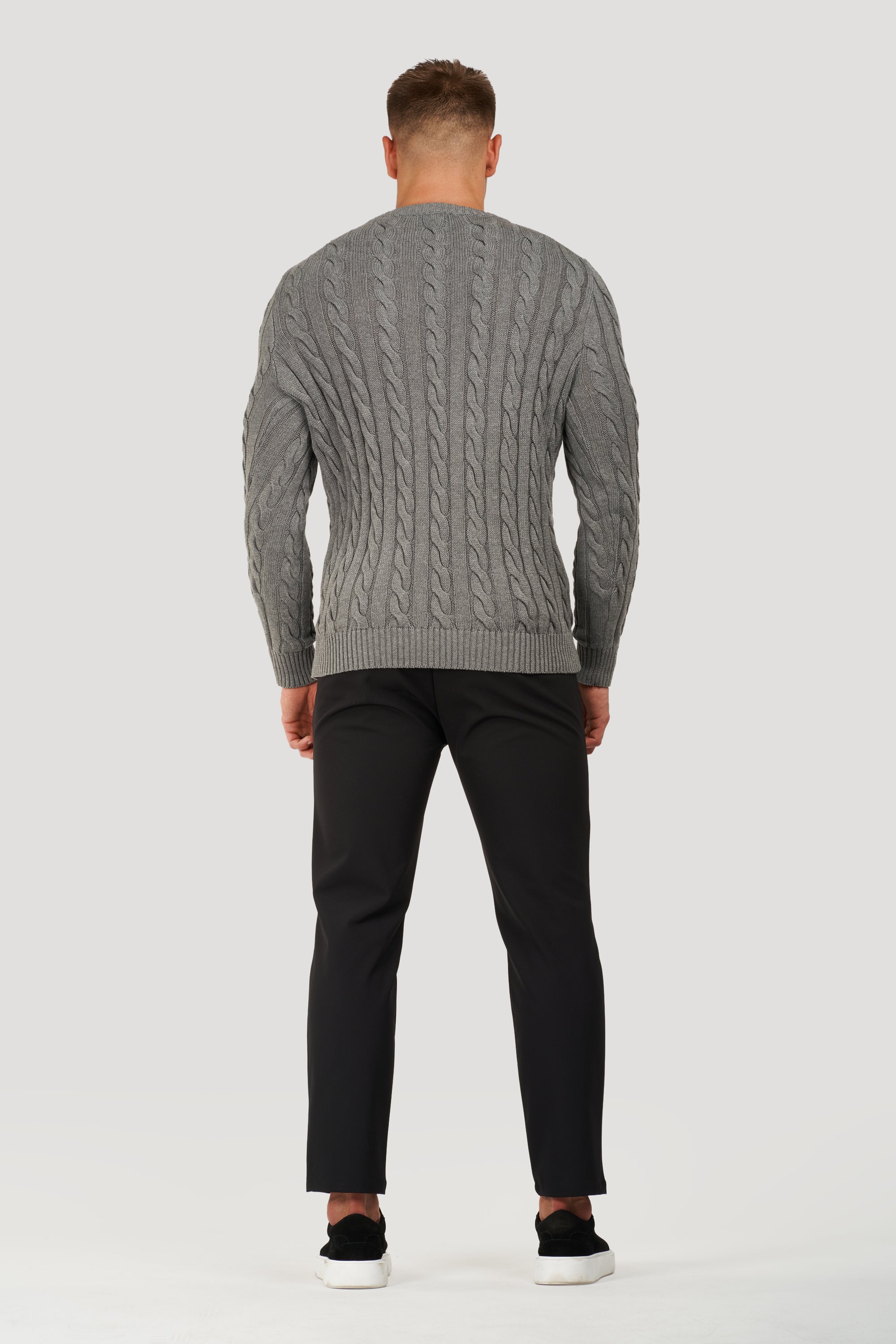 SVETR S KULATÝM VÝSTŘIHEM Z COPÁNKOVÉ PLETENINY